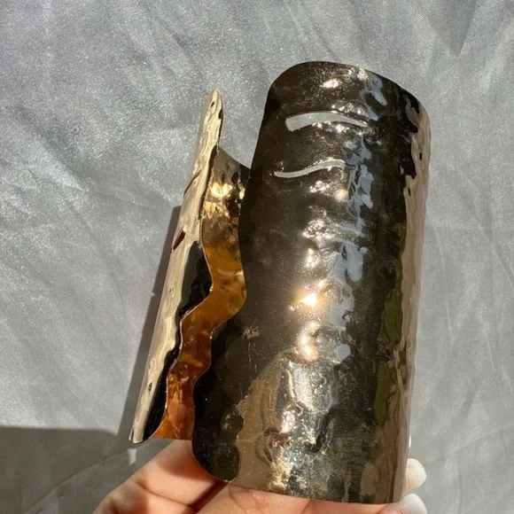 Face gold color cuff Bracelet - Picture 7 of 9